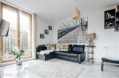 Foto 9 - Stunning 2-bed Apt & Balcony in Notting Hill