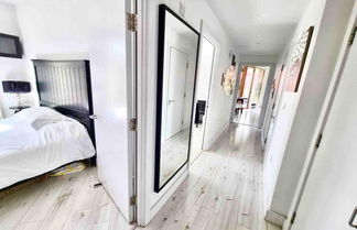 Foto 3 - Stunning 2-bed Apt & Balcony in Notting Hill