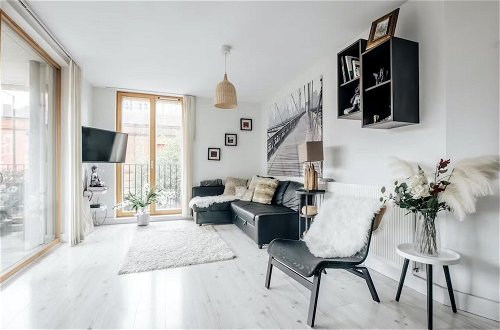 Foto 8 - Stunning 2-bed Apt & Balcony in Notting Hill