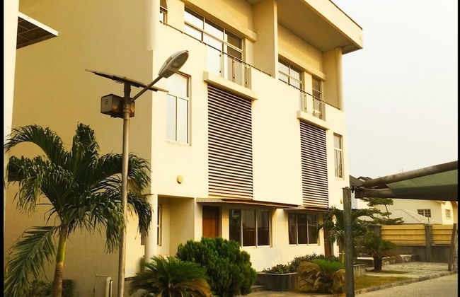 Gemini Place Apartments Oniru - Foto 1