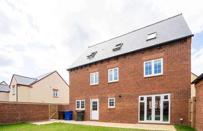 Comfortable 5 Bedroom Detached House With Parking - Foto 27