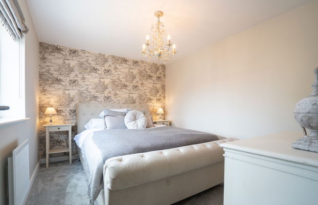 Comfortable 5 Bedroom Detached House With Parking - Foto 2