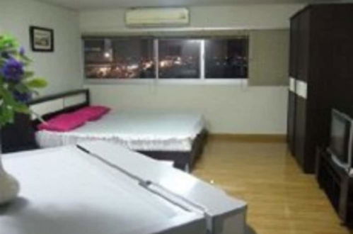 Foto 3 - Room in Guest Room - Impact Don Mueang Bangkok Guest House