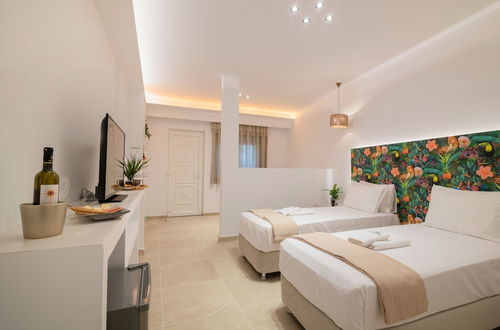 Photo 7 - Suncourt Lux Rooms