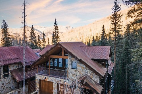 Photo 31 - Apex by Avantstay Cozy Expansive Mountain Home Close to the Slopes w/ Hot Tub