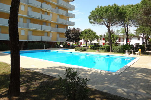 Photo 9 - Excellent Location for a Flat With Shared Pool