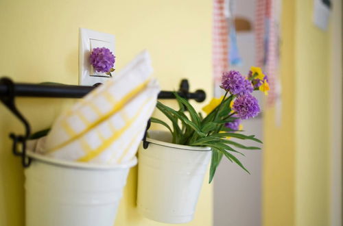 Foto 47 - Cute Yellow Handmade House With Garden