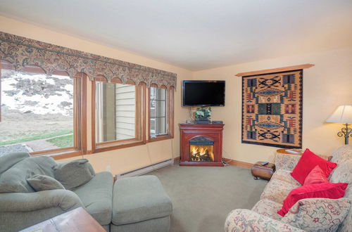 Photo 4 - Etta Place Too 103 by Avantstay Close to Town & The Slopes! In Complex w/ Communal Pool & Hot Tub