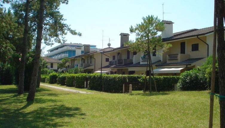 Foto 1 - Beautiful Terraced House With Pool and Garden