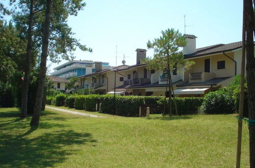 Foto 1 - Beautiful Terraced House With Pool and Garden