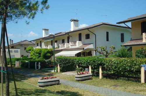 Photo 21 - Family Friendly Villa With Shared Pool and Garden