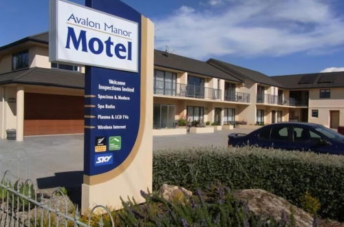 Photo 1 - Avalon Manor Motel