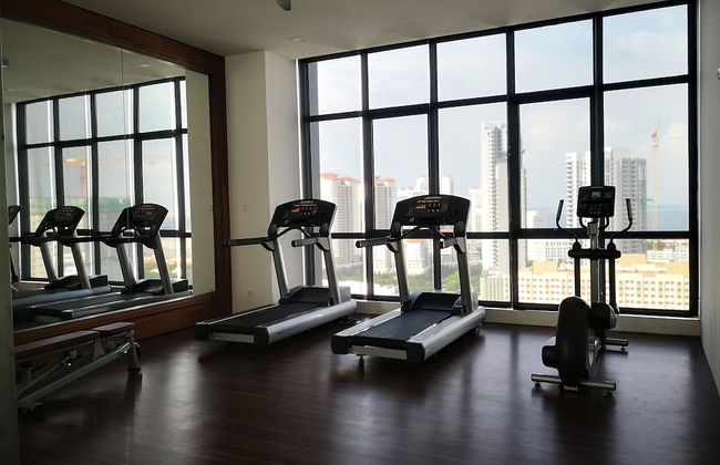 The Landmark Penthouse Luxury Condo by Casa Accommodation - Photo 35