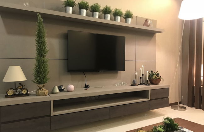 The Landmark Penthouse Luxury Condo by Casa Accommodation - Photo 1