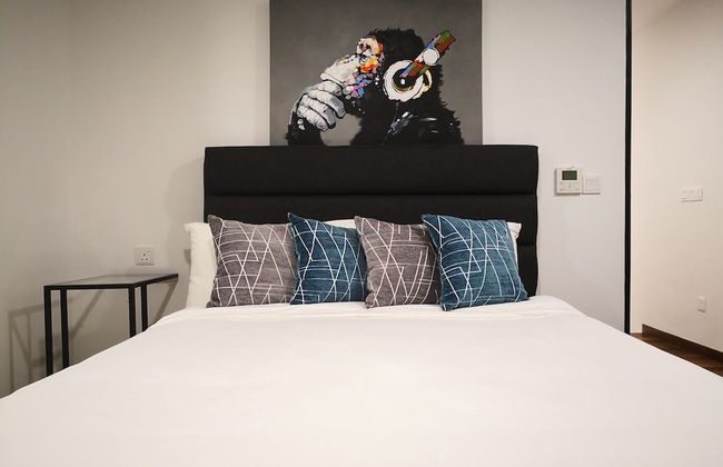 The Landmark Penthouse Luxury Condo by Casa Accommodation - Photo 3