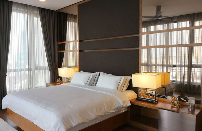 The Landmark Penthouse Luxury Condo by Casa Accommodation - Photo 2