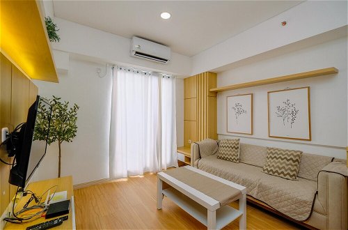Foto 17 - Comfy And Homey 2Br At Meikarta Apartment
