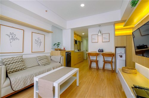 Foto 18 - Comfy And Homey 2Br At Meikarta Apartment