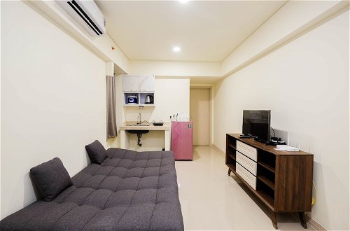 Photo 5 - Homey And Cozy Living 1Br + Working Room At Meikarta Apartment