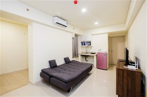 Photo 4 - Homey And Cozy Living 1Br + Working Room At Meikarta Apartment