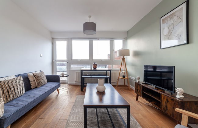 High-End 2 Bed Flat near Westfield London - Foto 1
