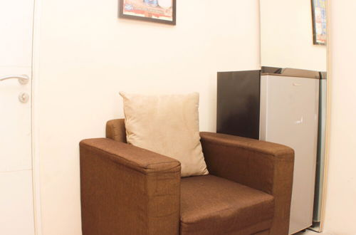 Foto 8 - Great Location And Simply Studio Room At Bassura City Apartment