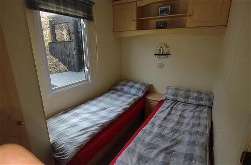 Foto 5 - Charming 3-bed Caravan Cymtydu