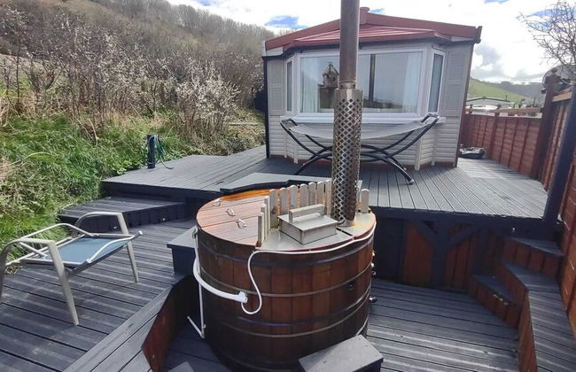 Charming 3-bed Caravan Cymtydu - Foto 11