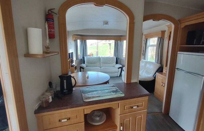 Charming 3-bed Caravan Cymtydu - Foto 8