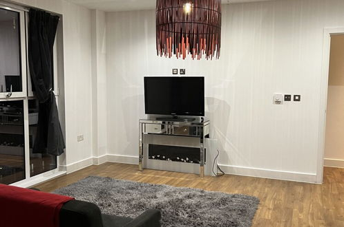 Photo 8 - Remarkable 1-bed Apartment in Wembley