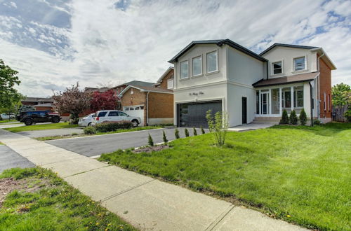 Photo 1 - QuickStay - Beautiful 5bdrm House in Vaughan