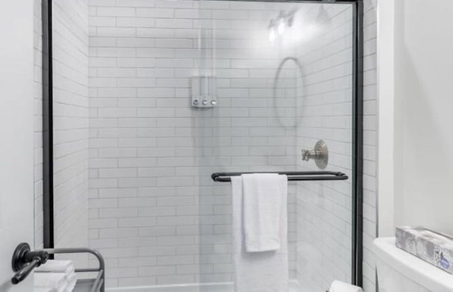 Rideau 2Br Signature Apartment Free Parking - Photo 44