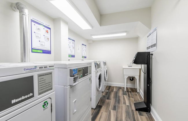 Rideau 2Br Signature Apartment Free Parking - Photo 46