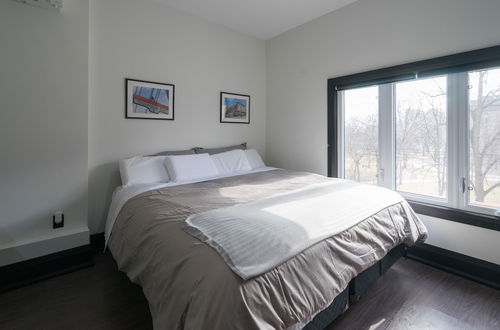 Photo 3 - Applewood Suites - Queen West Studio