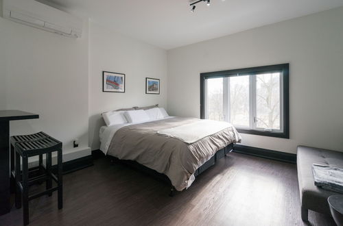 Photo 7 - Applewood Suites - Queen West Studio