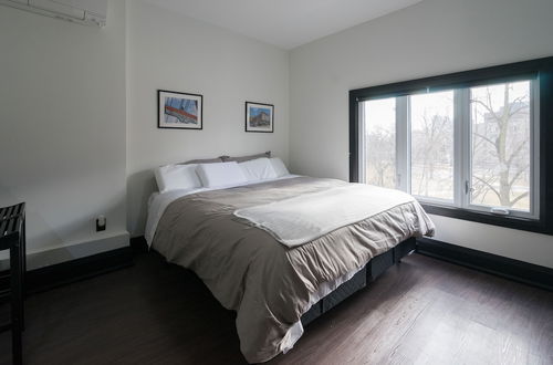 Photo 5 - Applewood Suites - Queen West Studio