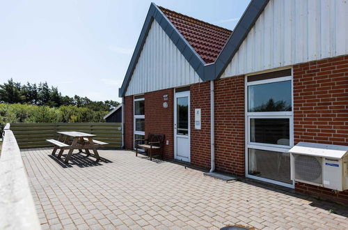 Photo 16 - 6 Person Holiday Home in Hvide Sande