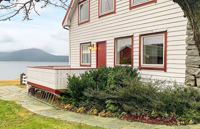 10 Person Holiday Home in Brekke - Foto 1