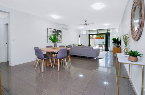 Photo 10 - Stunning Ground Floor City Apartment 104