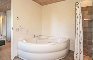 Photo 2 - Luxurious Holiday Home in Hurup with Hot Tub