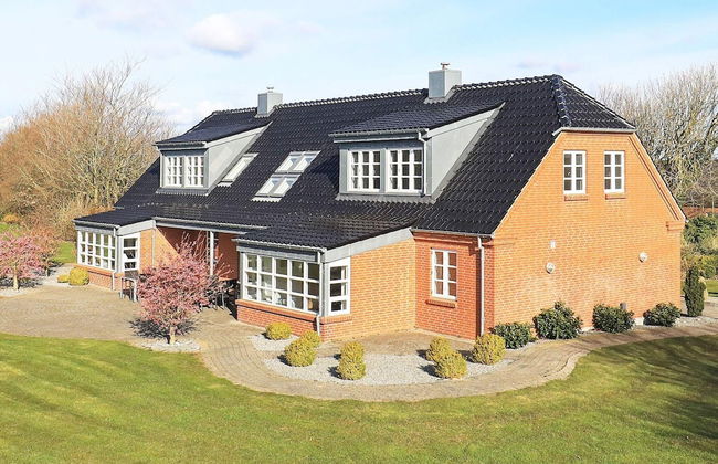 Luxurious Holiday Home in Hurup with Hot Tub - Foto 1