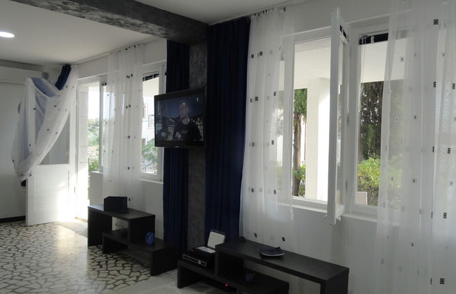 Petrovac Holiday House with pool - Photo 3