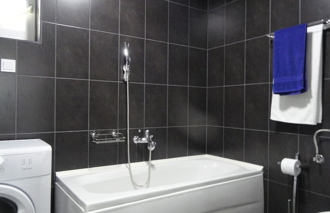 Petrovac Holiday House with pool - Photo 23
