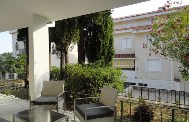 Petrovac Holiday House with pool - Photo 37