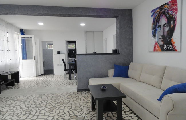 Petrovac Holiday House with pool - Photo 15