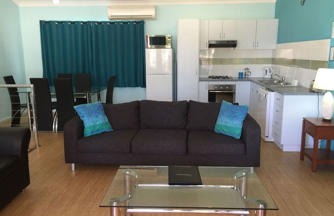 Driftwood Apartments - Photo 7