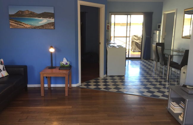 Driftwood Apartments - Photo 8