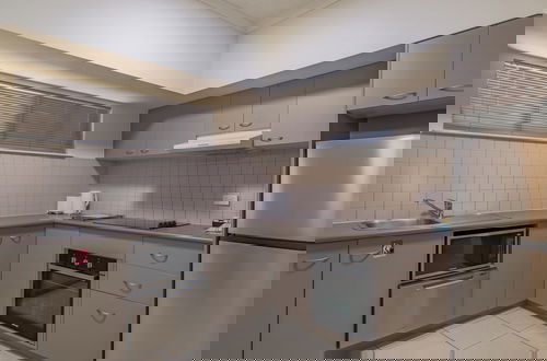 Photo 6 - Southern Cross Atrium Apartments