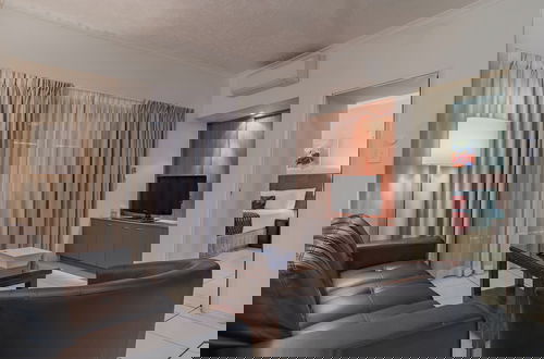 Photo 17 - Southern Cross Atrium Apartments