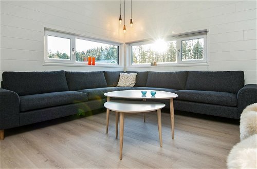 Foto 15 - Modern Holiday Home in Glesborg With Swimming Pool
